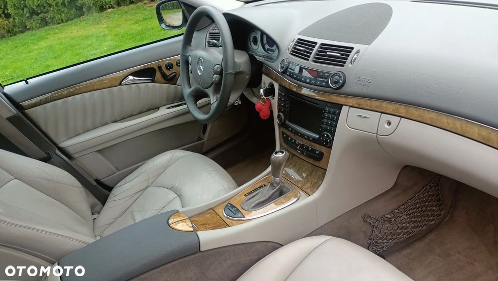 Mercedes-Benz Klasa E 320 CDI 7G-TRONIC Avantgarde BusinessEDITION - 31