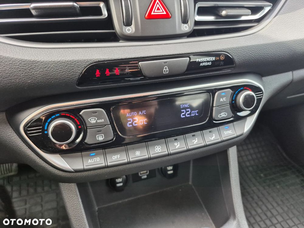 Hyundai i30 1.5 T-GDI 48V Comfort DCT - 11