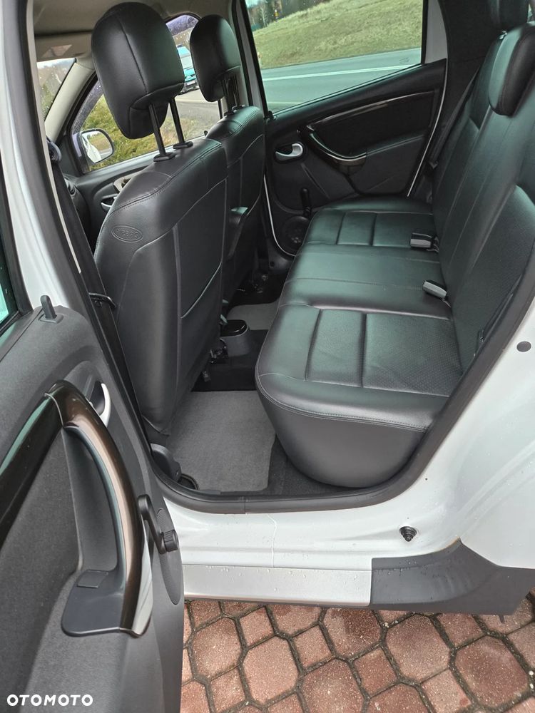 Dacia Duster 1.6 16V 4x4 Prestige - 10