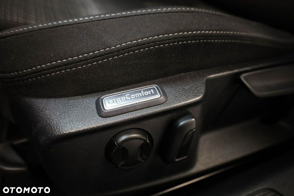 Volkswagen Passat - 18