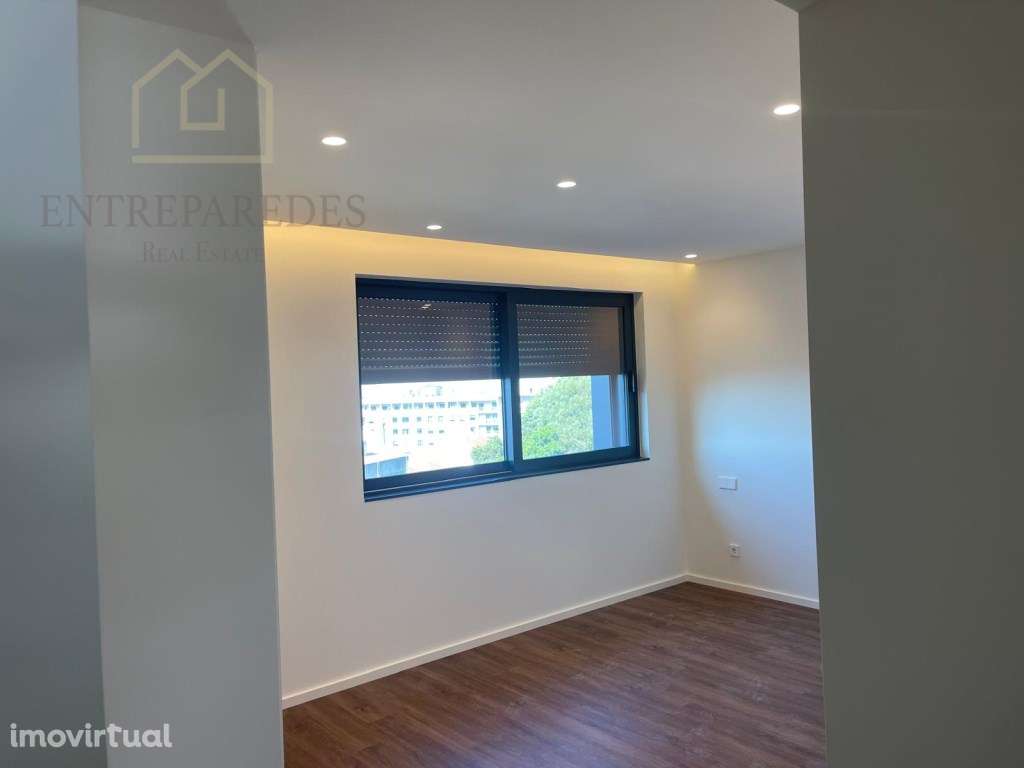 Apartamento T3 NOVO com garagem e varanda para comprar no centro de... - Grande imagem: 2/42