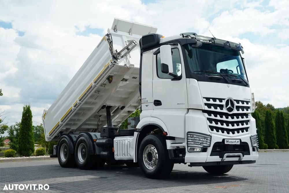Mercedes-Benz AROCS 2658 / BASCULATOR 3 LATE / SARCINĂ UTILĂ 14 TONE / JANTE DIN ALIAJ / EURO 6 / - 7