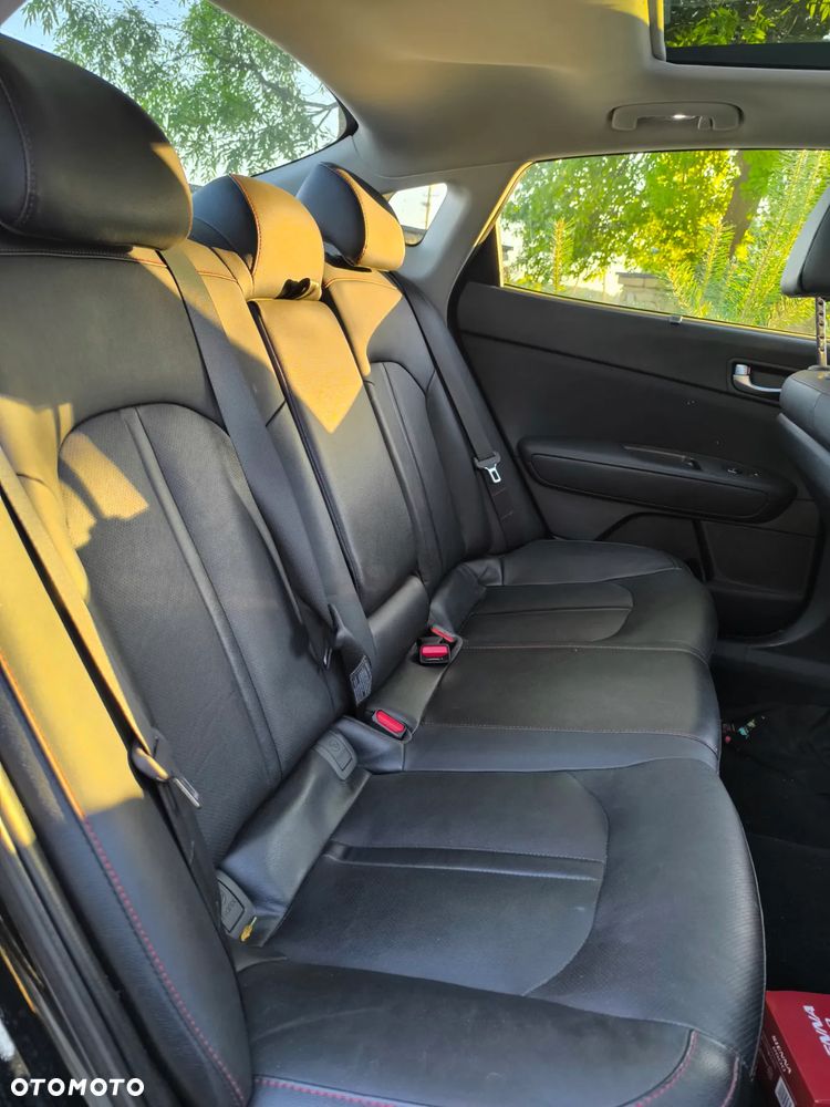 Kia Optima 2.0 T-GDI GT - 11