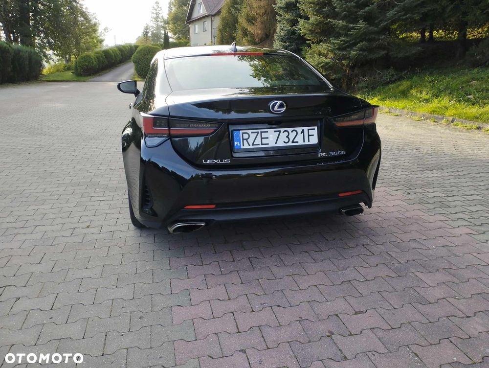 Lexus RC 300h F Sport - 13