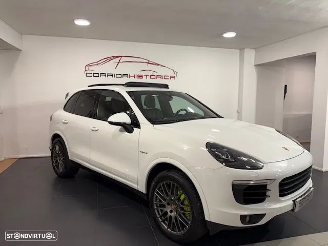 Porsche Cayenne S E-Hybrid Platinum Edition - 47