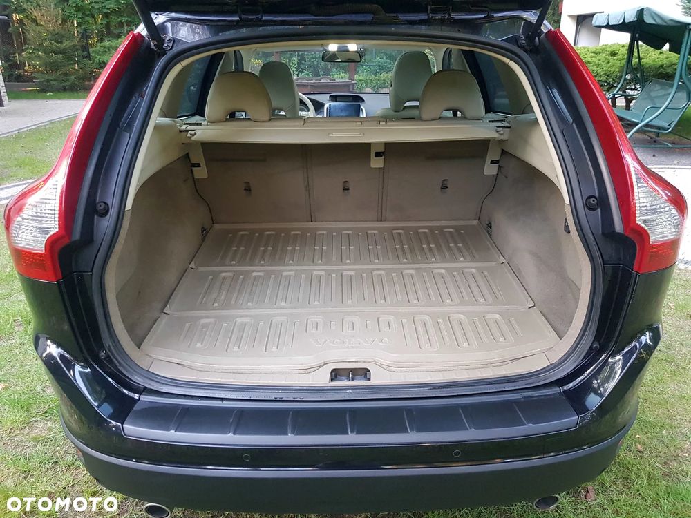 Volvo XC 60 D5 AWD Momentum - 10