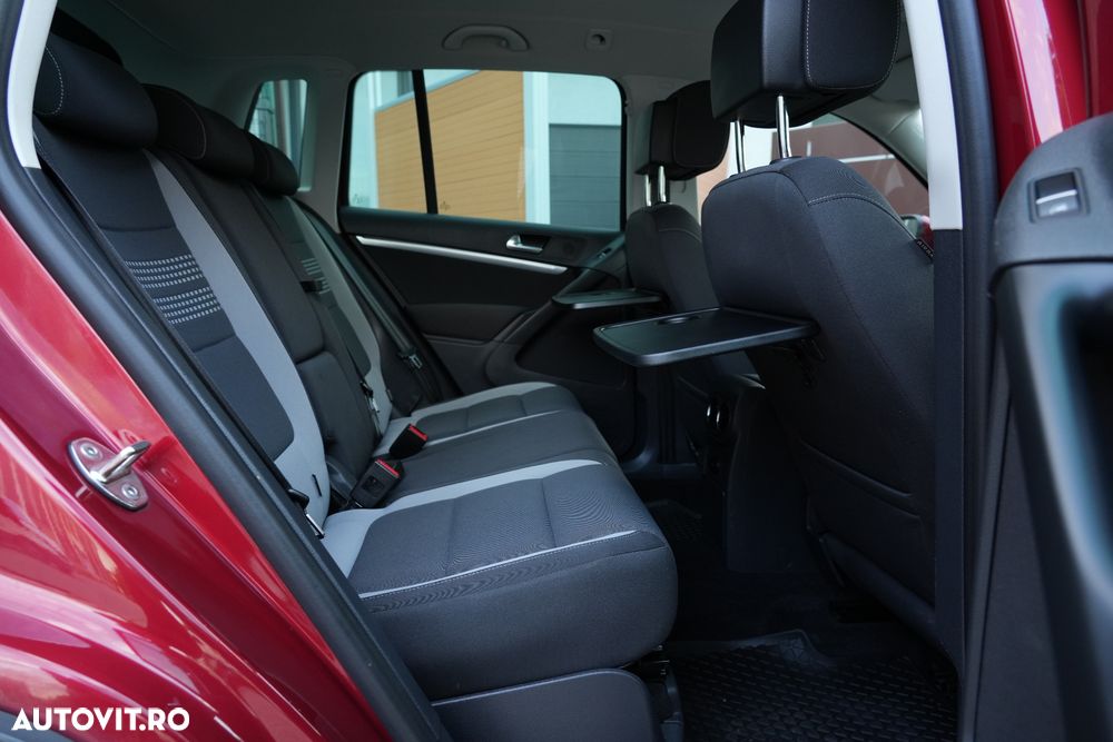 Volkswagen Tiguan 2.0 TDI DPF 4Motion BlueMotion Technology DSG Lounge Track & Style - 11