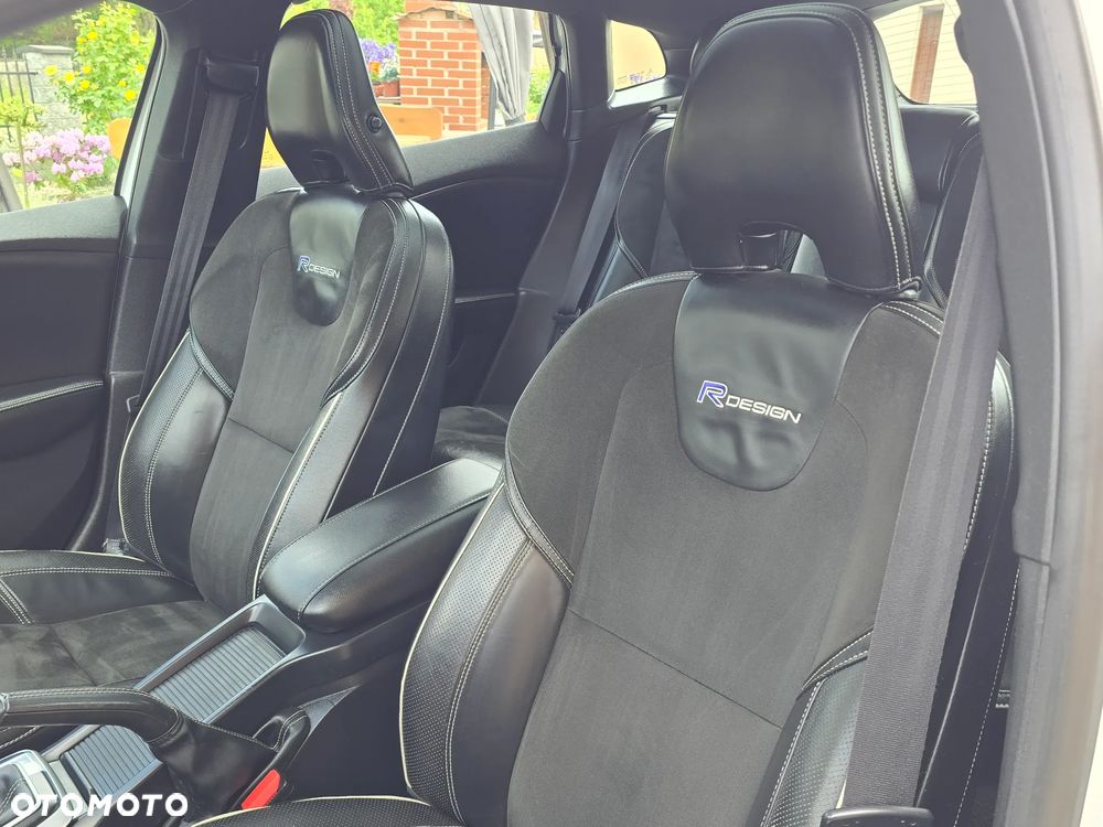 Volvo V40 D2 R Design - 27