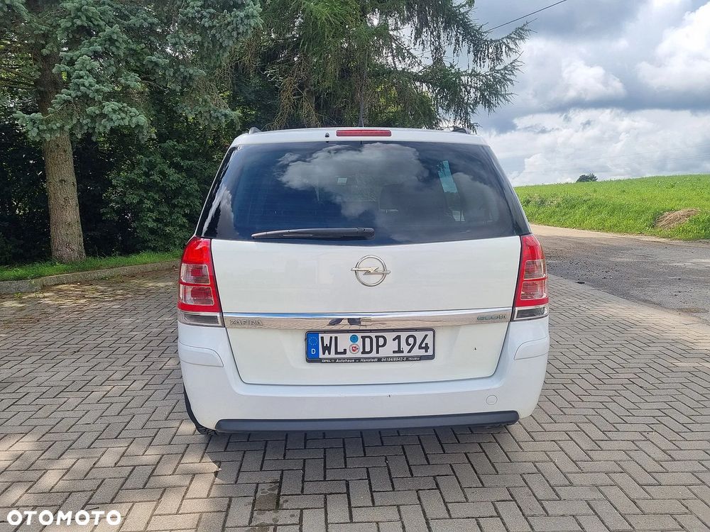 Opel Zafira 1.6 Essentia - 4
