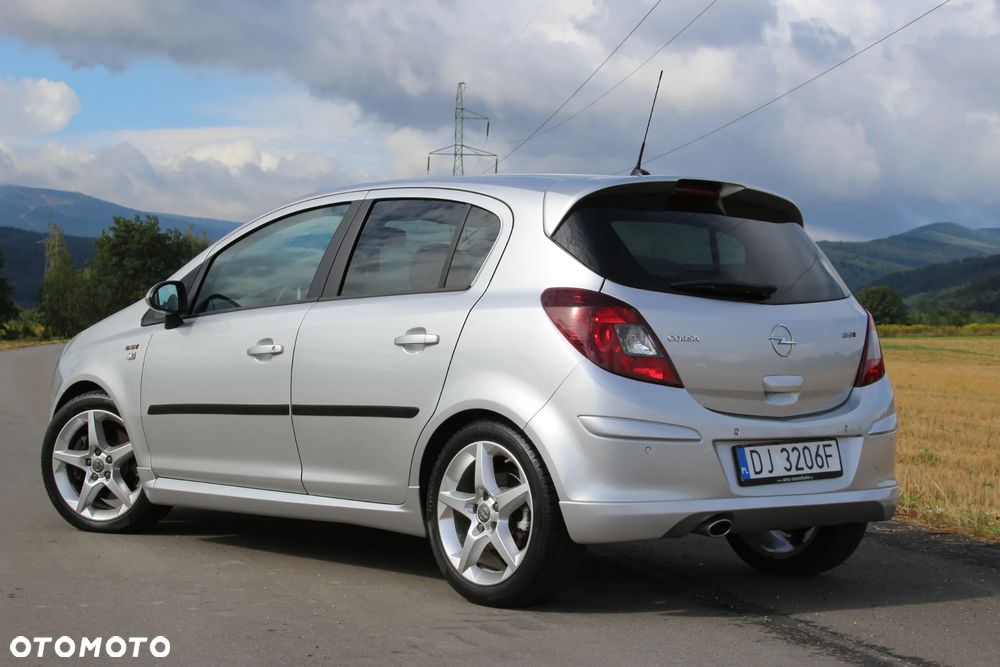 Opel Corsa 1.6T GSI - 25