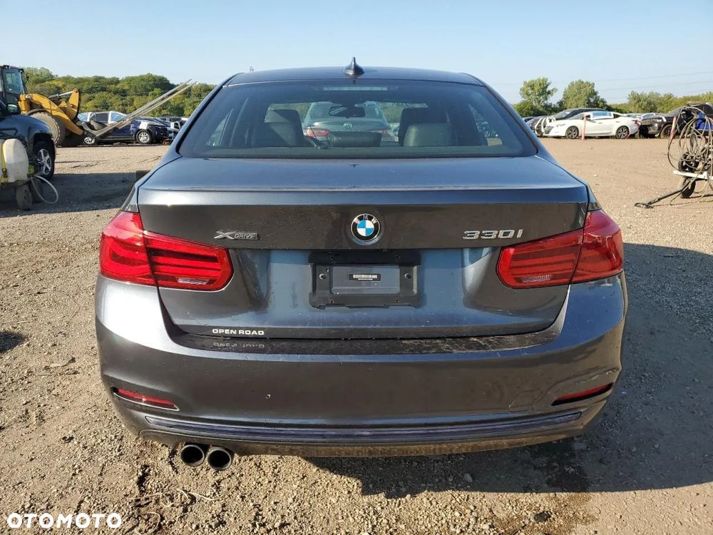 BMW Seria 3 330i GPF xDrive Sport Line - 6