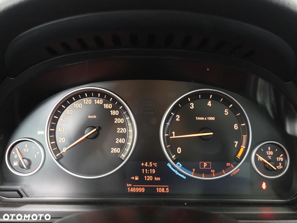 BMW Seria 5 528i - 37