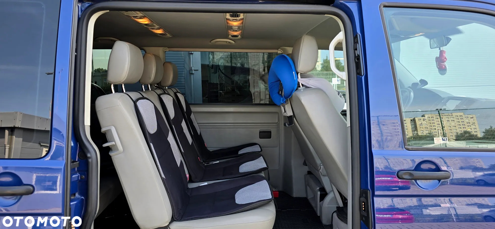 Volkswagen Caravelle - 14