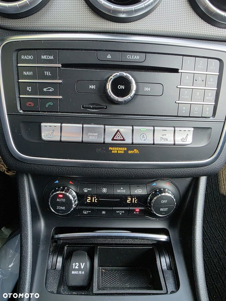 Mercedes-Benz CLA 180 7G-DCT UrbanStyle Edition - 16