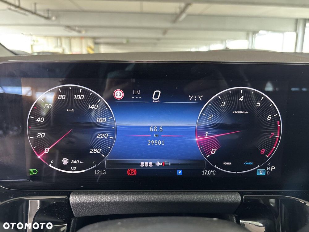 Mercedes-Benz GLA - 12