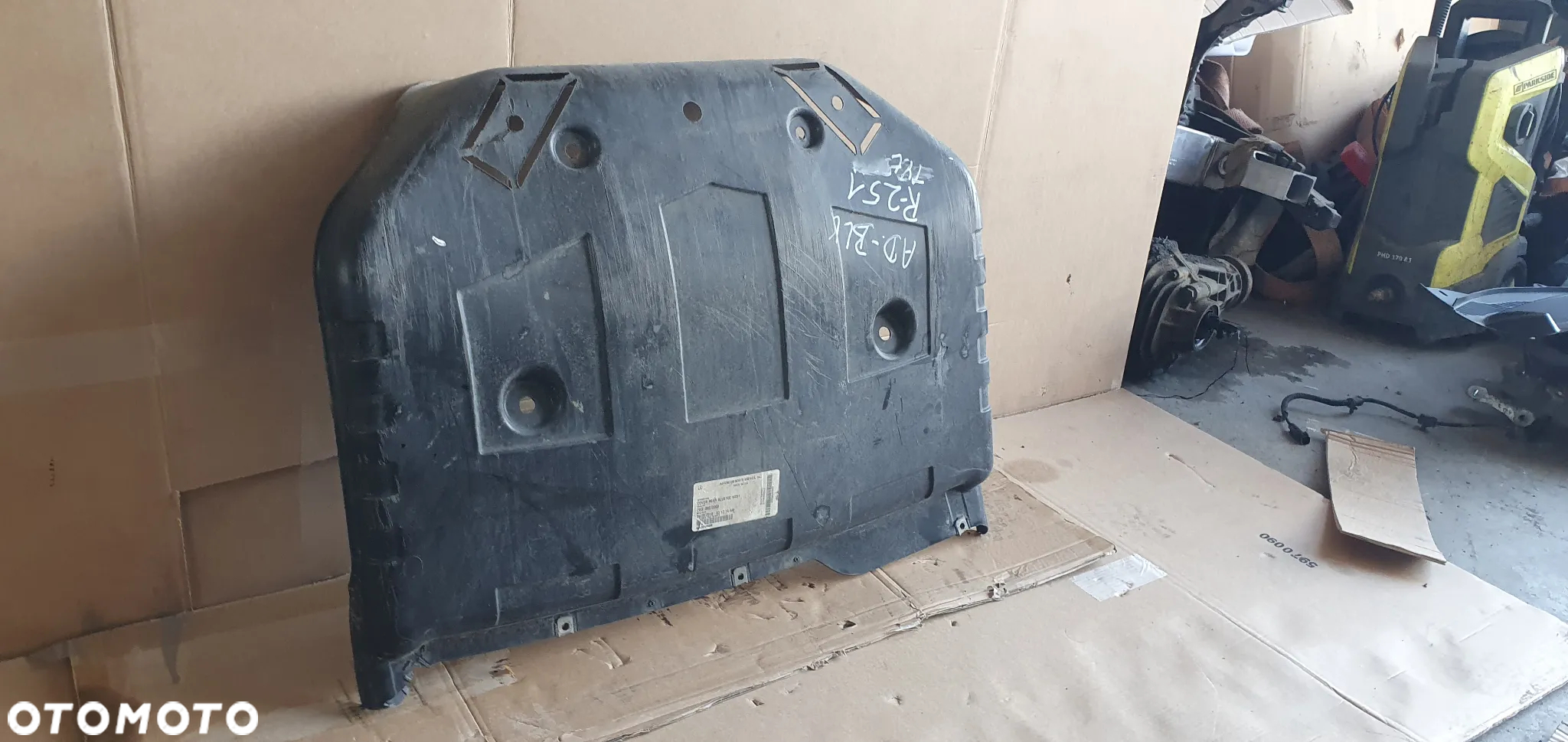 Osłona płyta podwozia zbiornika tył Mercedes R-Klasa W251 A2516100408 - 4