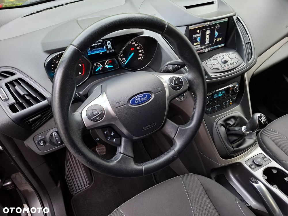 Ford Kuga 2.0 TDCi 2x4 Titanium - 12