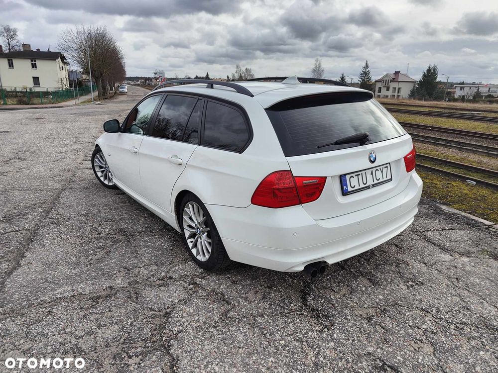 BMW Seria 3 320i - 10