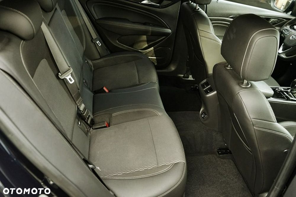 Opel Insignia - 14