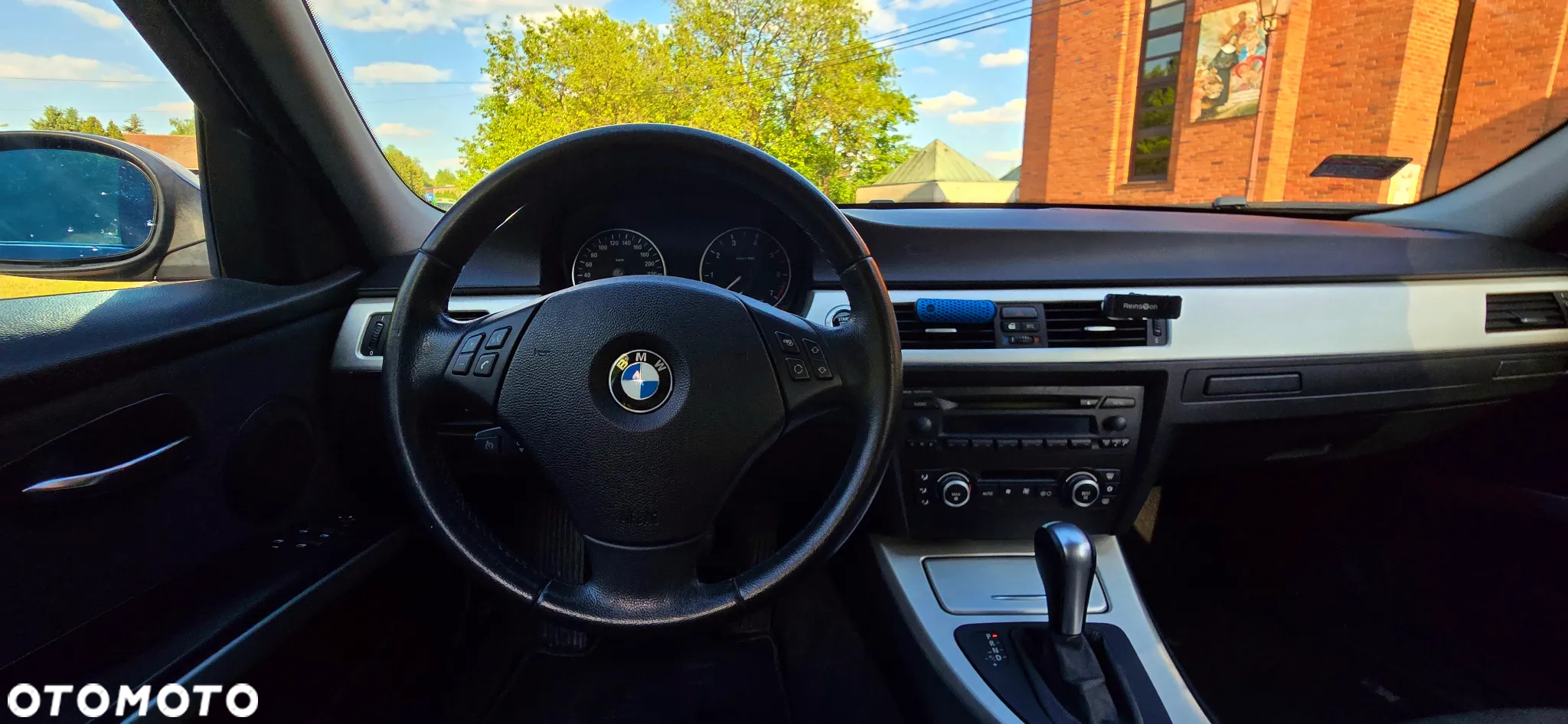BMW Seria 3 320i Touring - 9