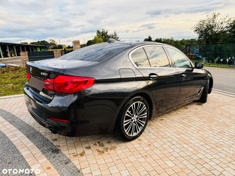 BMW Seria 5 530i xDrive Sport Line sport - 9