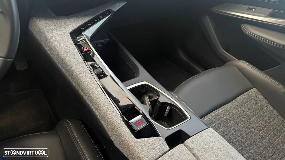 Peugeot 3008 1.2 Hybrid Allure e-DCS6 - 14