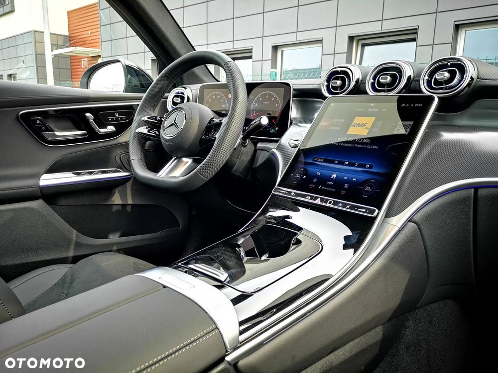 Mercedes-Benz GLC 200 4Matic 9G-TRONIC AMG Line Advanced - 14