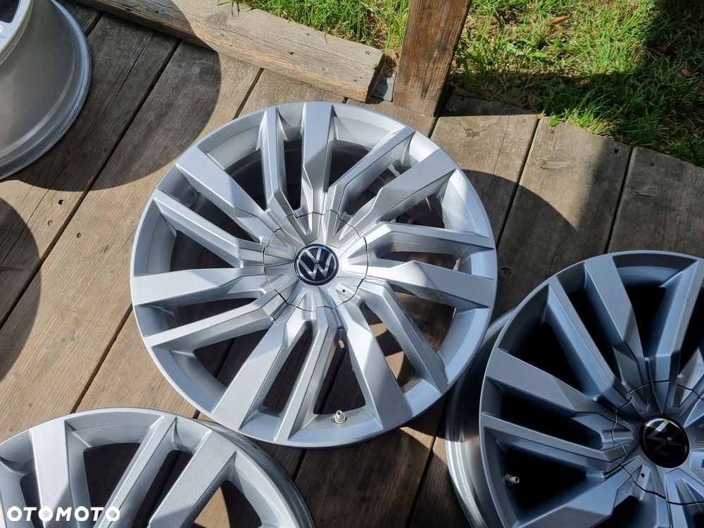 VW TOUAREQ III 760 alu 8jx19h2 et28 5X112,super stan - 4