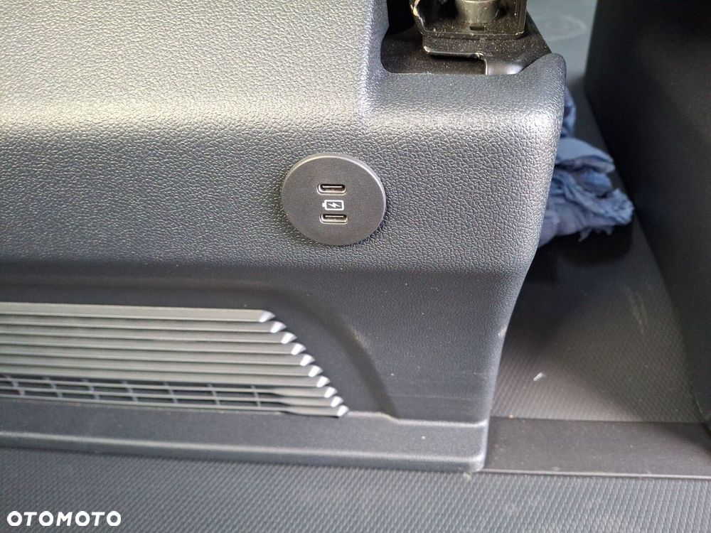 Volkswagen Transporter Furgon Plus 2.0 TDI 150 KM manual r. o. 3500 mm - 19