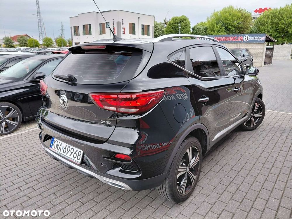MG ZS - 8