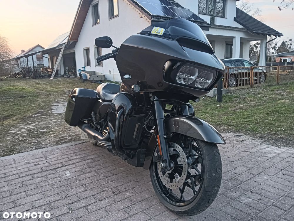 Harley-Davidson Touring Road Glide - 4