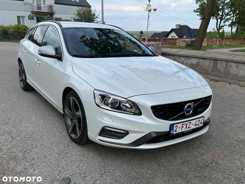 Volvo V60 D4 Drive-E R-Design Summum - 1