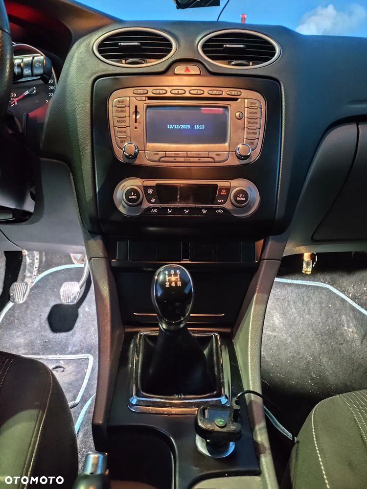 Ford Focus 1.6 TDCi Ambiente DPF - 10