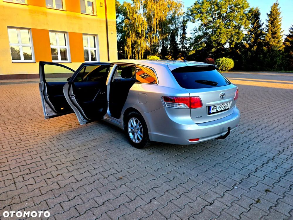 Toyota Avensis - 29
