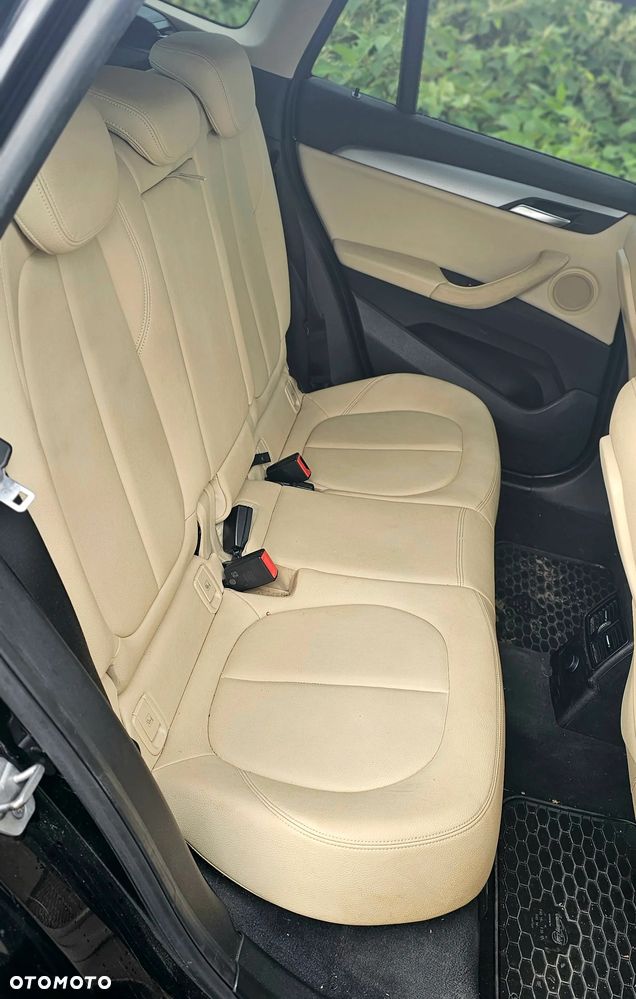 BMW X1 xDrive18d - 12