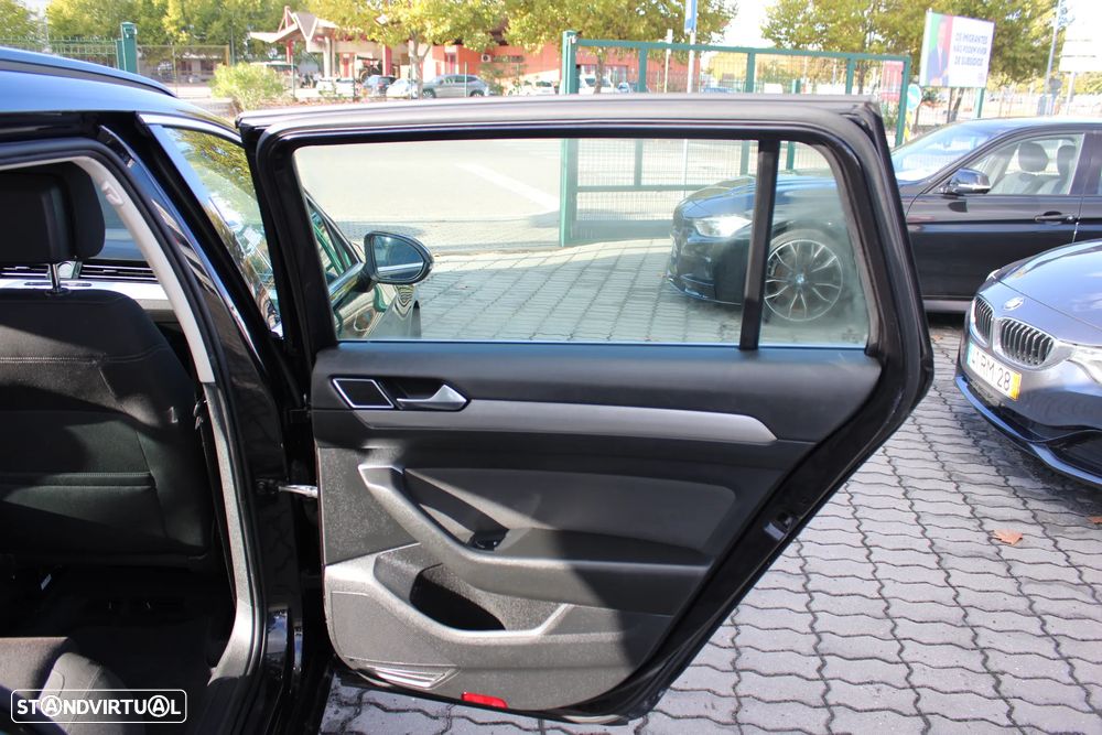 VW Passat Variant 2.0 TDi Confortline - 28