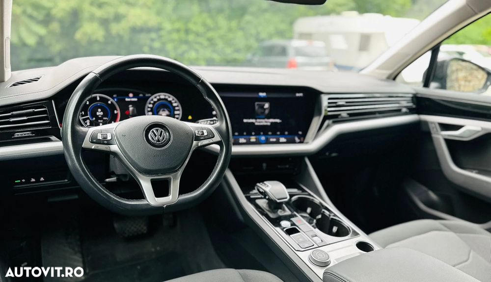 Volkswagen Touareg - 7