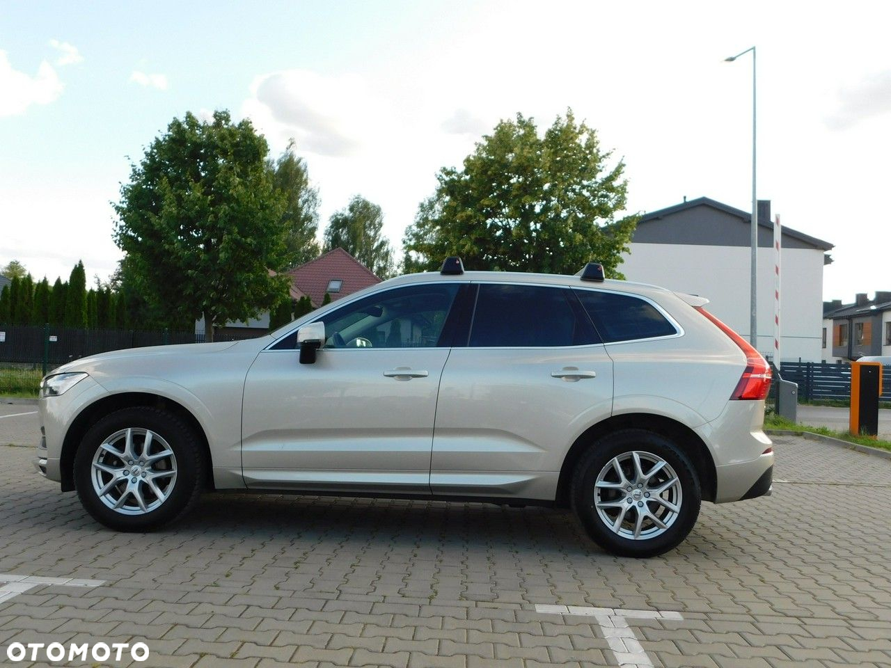 Volvo XC 60 D4 AWD Momentum Pro - 5