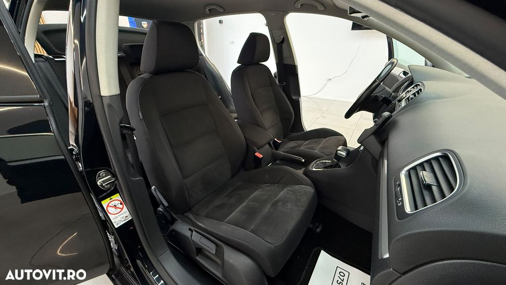 Volkswagen Golf - 9