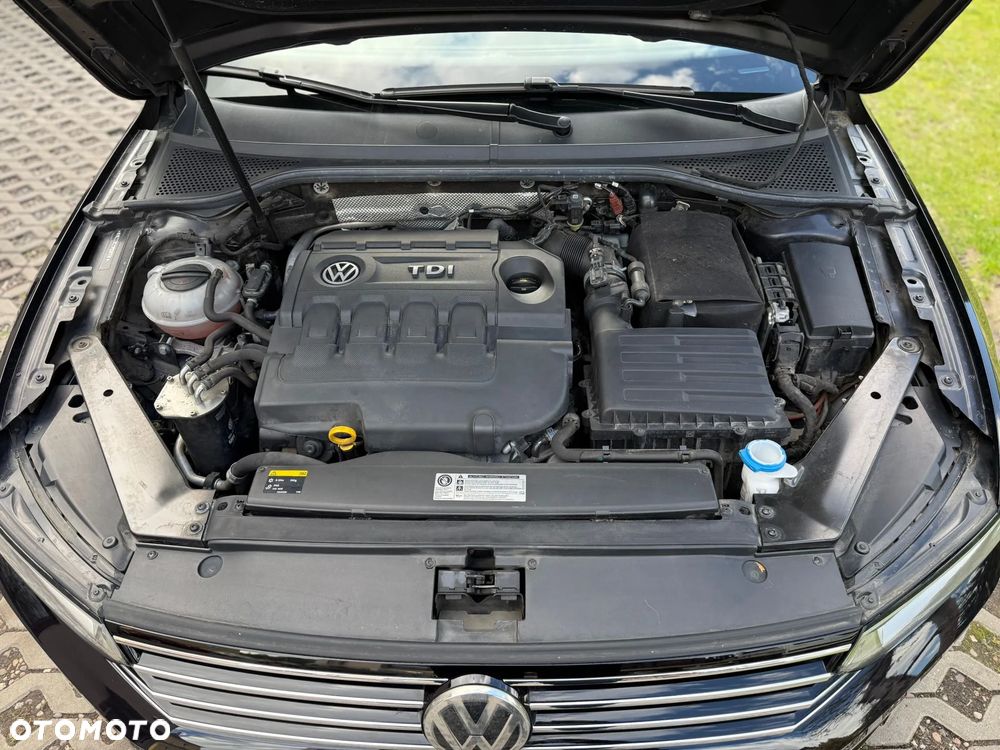 Volkswagen Passat 1.6 TDI (BlueMotion Technology) Comfortline - 24