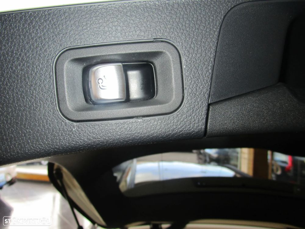 Mercedes-Benz C 300 de T 9G-TRONIC AMG Line - 17