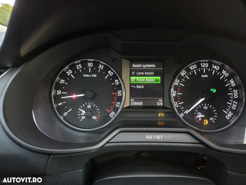 Skoda Octavia 2.0 TDI (Green tec) DSG Joy - 10