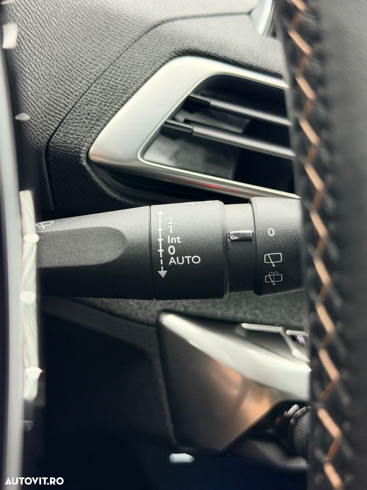 Peugeot 3008 1.2 PureTech Turbo S&S GT-Line - 38