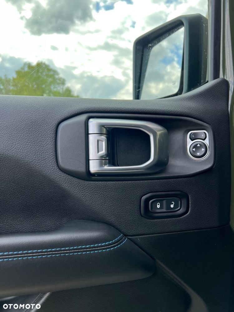 Jeep Wrangler - 19