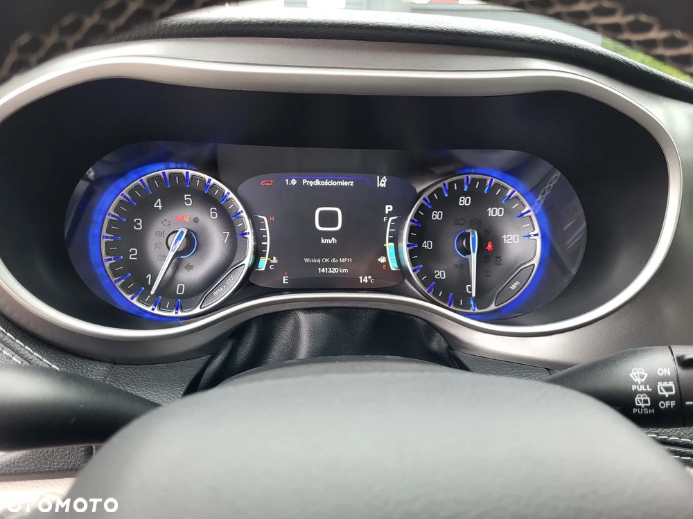 Chrysler Pacifica - 7