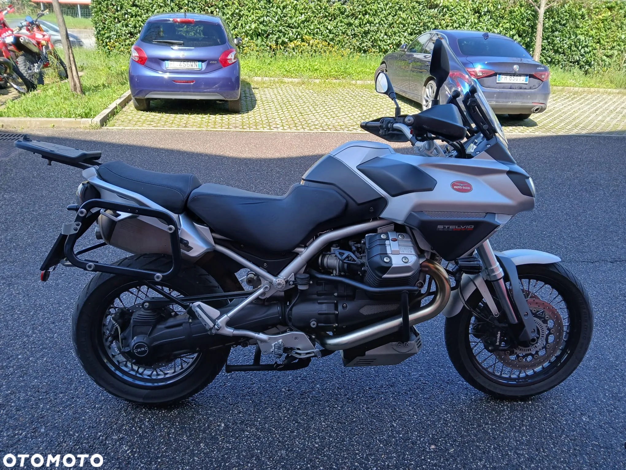 Moto Guzzi Stelvio - 18