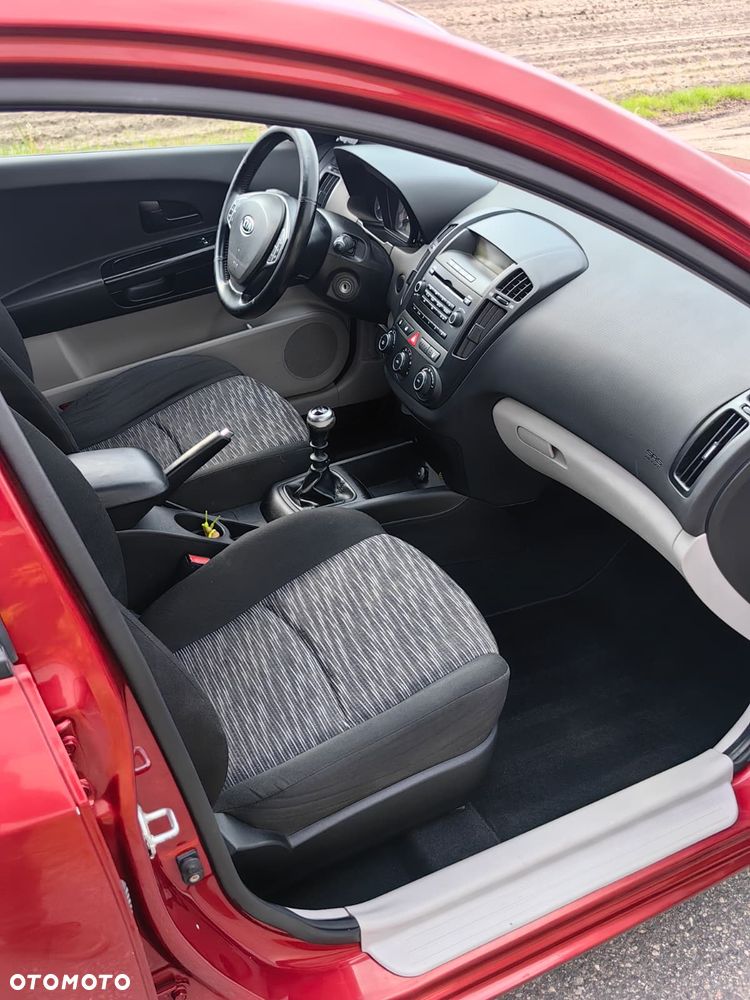 Kia Ceed 1.6 Comfort - 8
