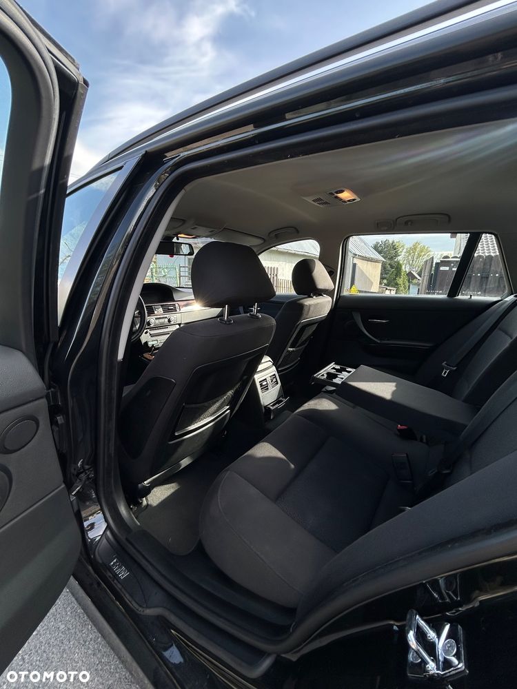 BMW Seria 3 318i - 26