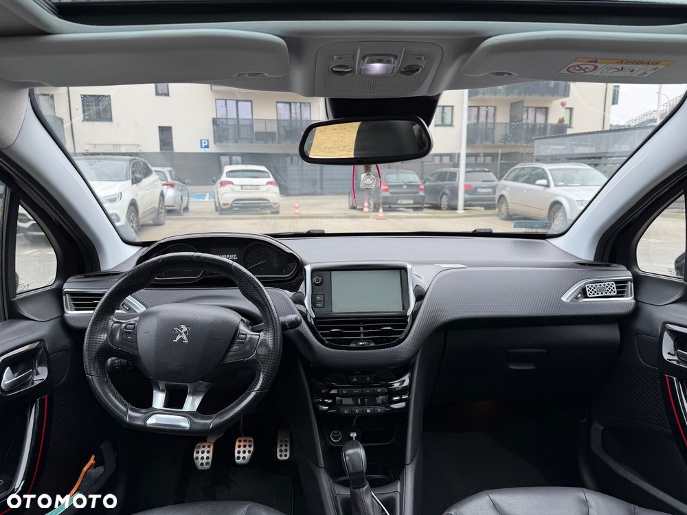Peugeot 208 - 10