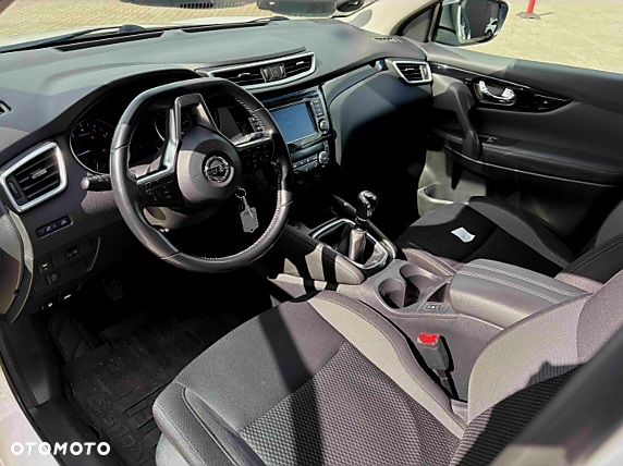 Nissan Qashqai 1.3 DIG-T N-Connecta - 6